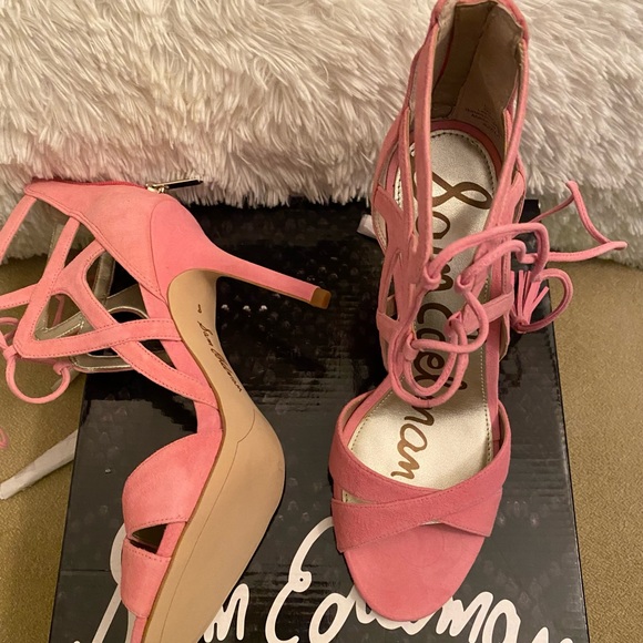 Sam Edelman Azela Suede Pink Tassel Tie Up Sandals. - Picture 3 of 3